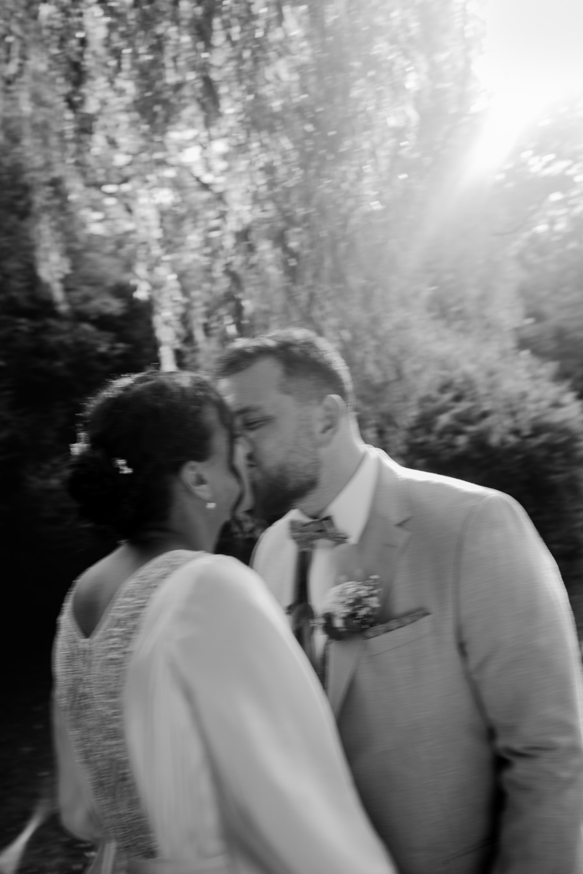 Portrait de mariés en noir et blanc