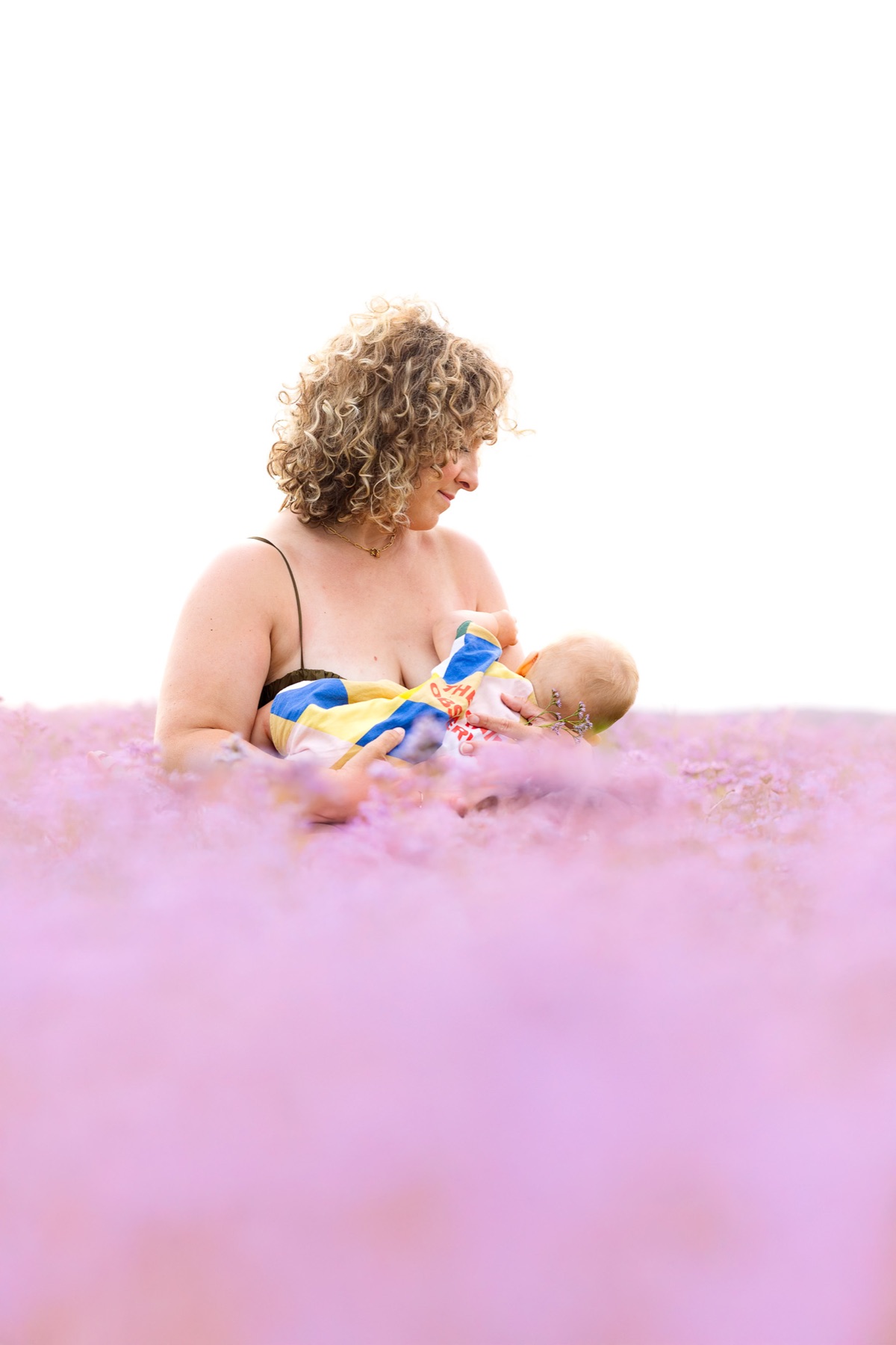 Tendresse entre une mère et son bébé